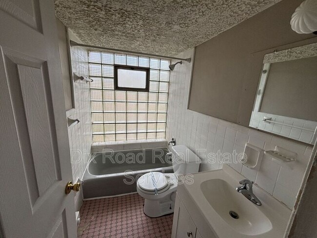 Building Photo - 1616 Pelham Pl