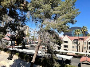 Building Photo - Bright & airy fully furnished condo at the...