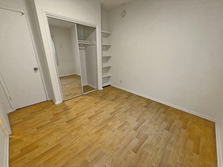 Building Photo - 1248 N Las Palmas Ave