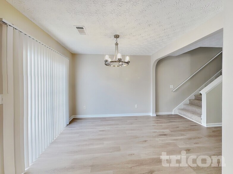 Building Photo - 1740 Formosa Ln