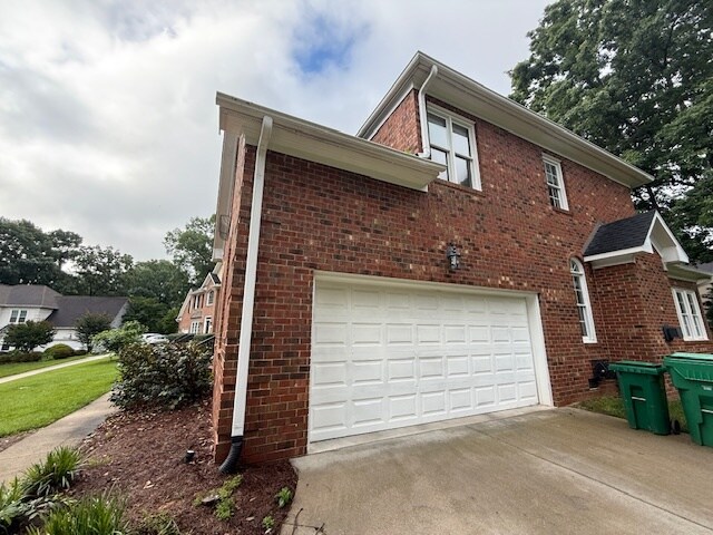 Building Photo - 3003 Honor Ct