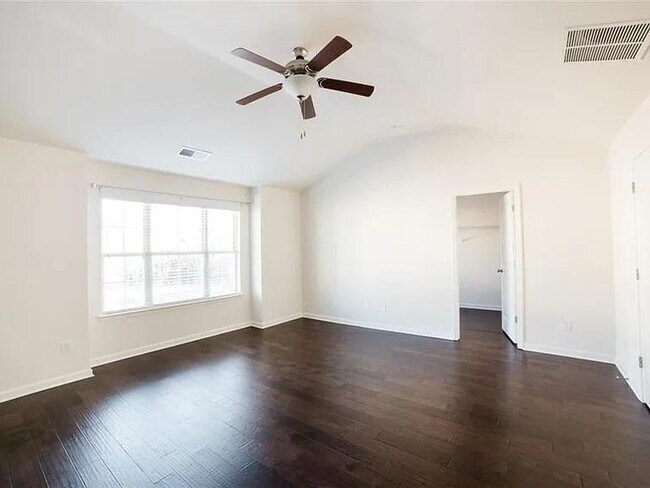 Building Photo - 5570 Lightheart Ct