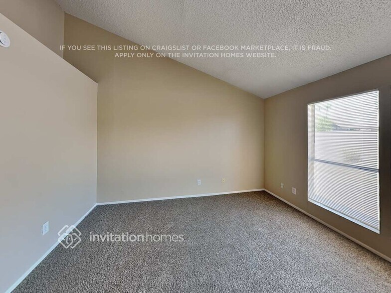 Building Photo - 8414 W Windrose Dr