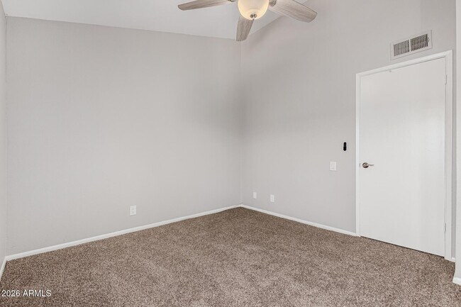 Building Photo - 8055 E Thomas Rd