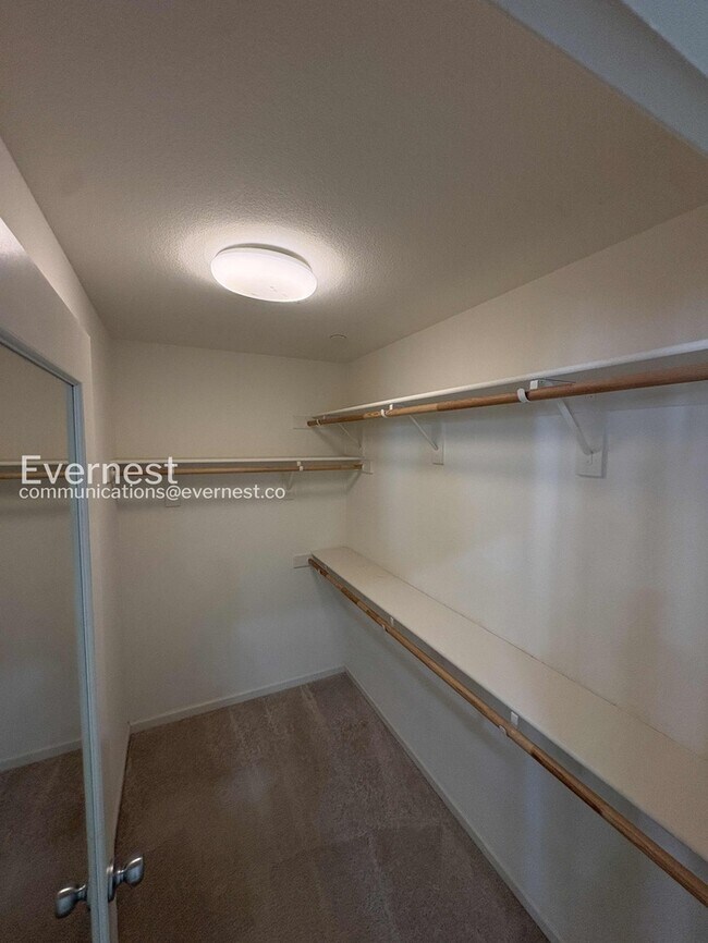 Building Photo - 3206 Vittoria Loop