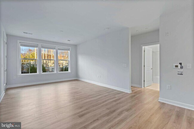 Building Photo - 3927 Fair Ridge Dr