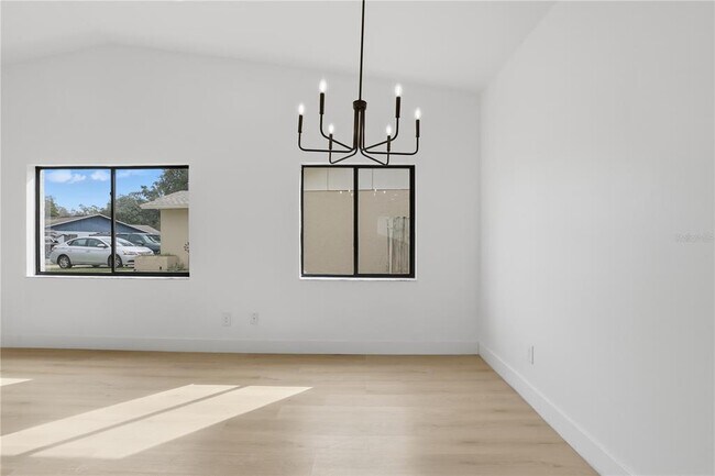 Building Photo - 640 Macduff Ln