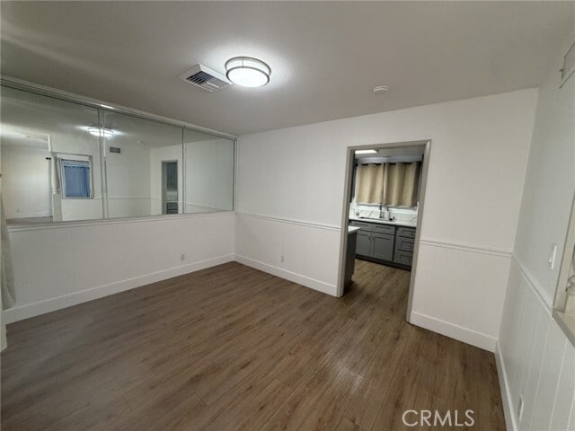 Building Photo - 9551 Robin Ave