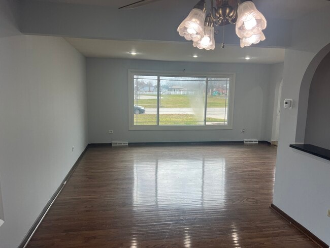 Building Photo - 8440 163rd St