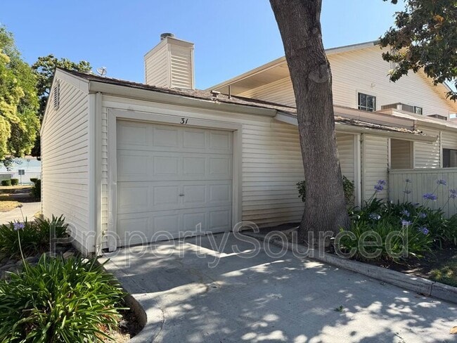 Building Photo - 700 McCoy Ct
