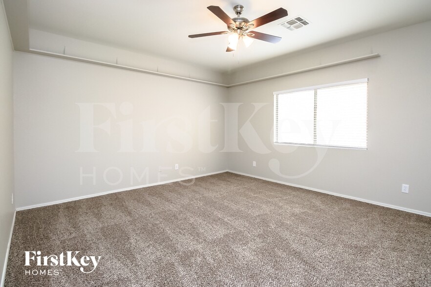 Building Photo - 991 E Desert Moon Trail