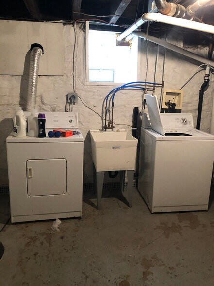 Building Photo - 113-1 Ivy St