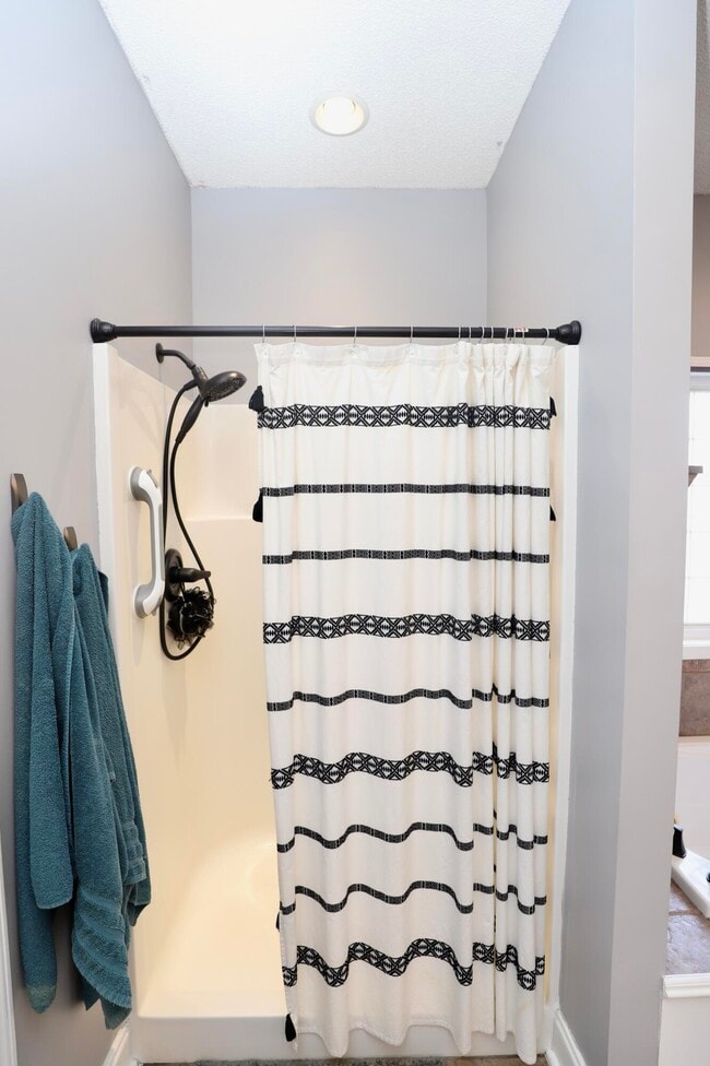 Building Photo - 1855 Beachforest Way