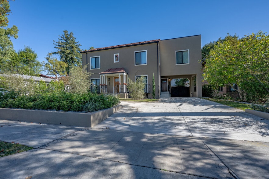 Primary Photo - 494 S Marengo Ave