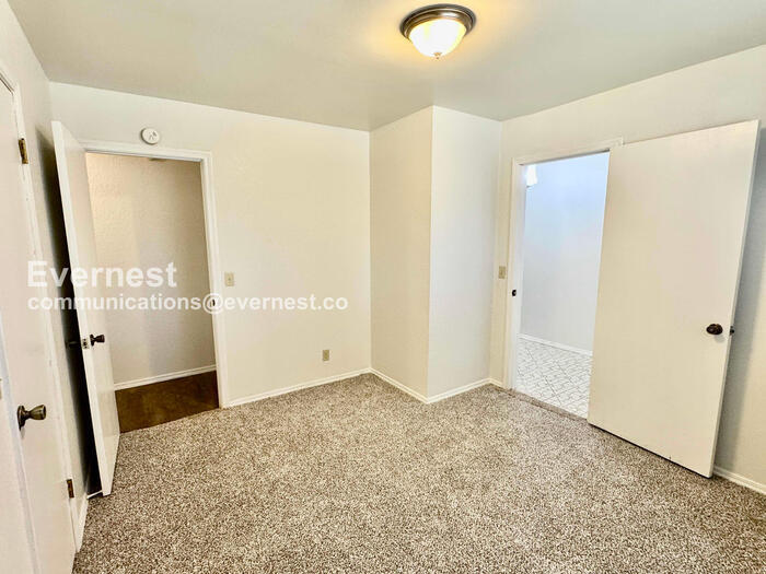 Building Photo - 5024 S Birch Ave