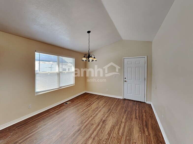Building Photo - 1877 E Cedar Dr