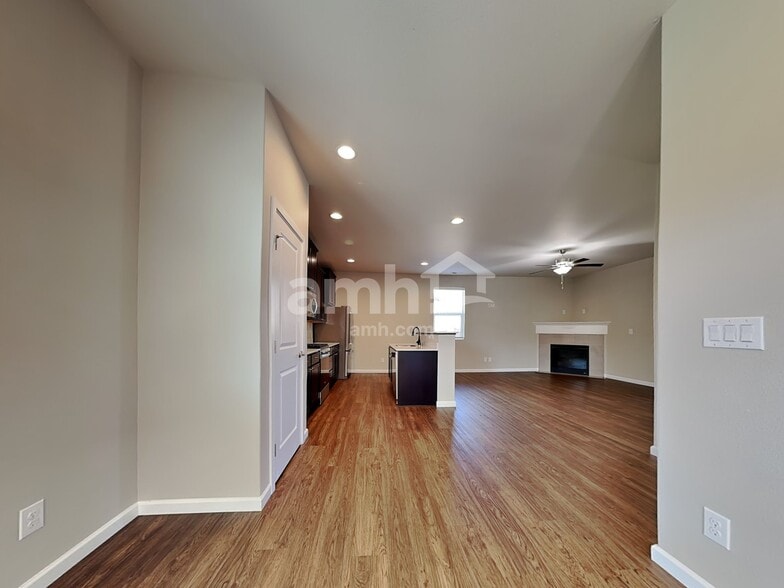 Building Photo - 306 Holdener Ln N