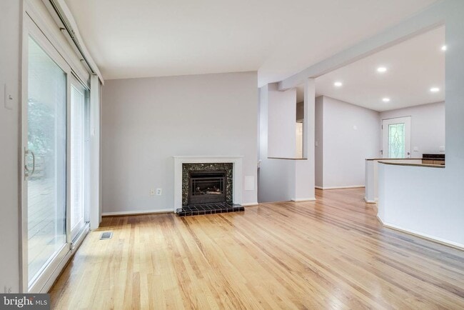 Building Photo - 6525 Byrnes Dr