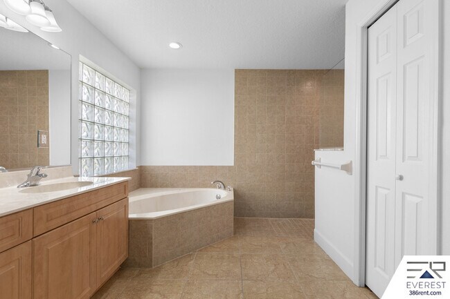 Building Photo - 94 Kalamazoo Trail