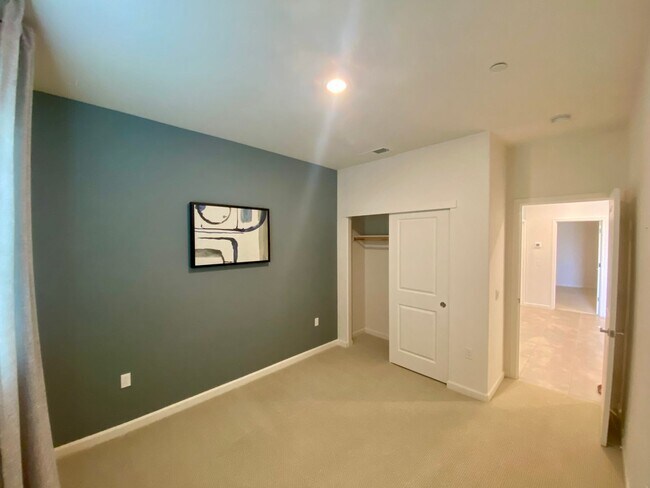 Building Photo - Breathtaking 4/2 Rancho Cordova Model w/TO...
