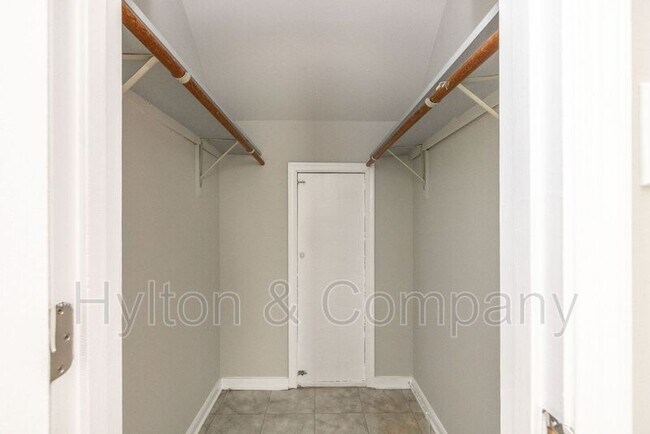 Building Photo - 7712 Breaker Point Ct