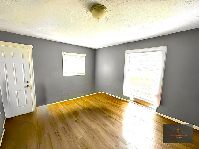 Building Photo - 4025 N Kitley Ave