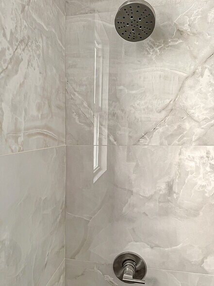 Building Photo - 132 Bayview Ave