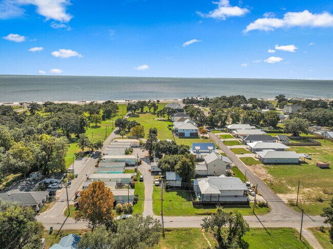 Building Photo - 171 Paradise Ave