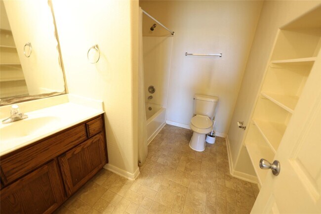 Building Photo - 934 Seabourne Meadow Dr