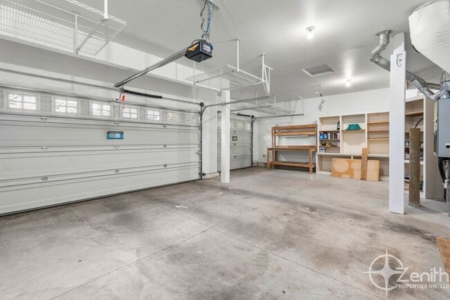 Building Photo - 2903 NE 184th Ave