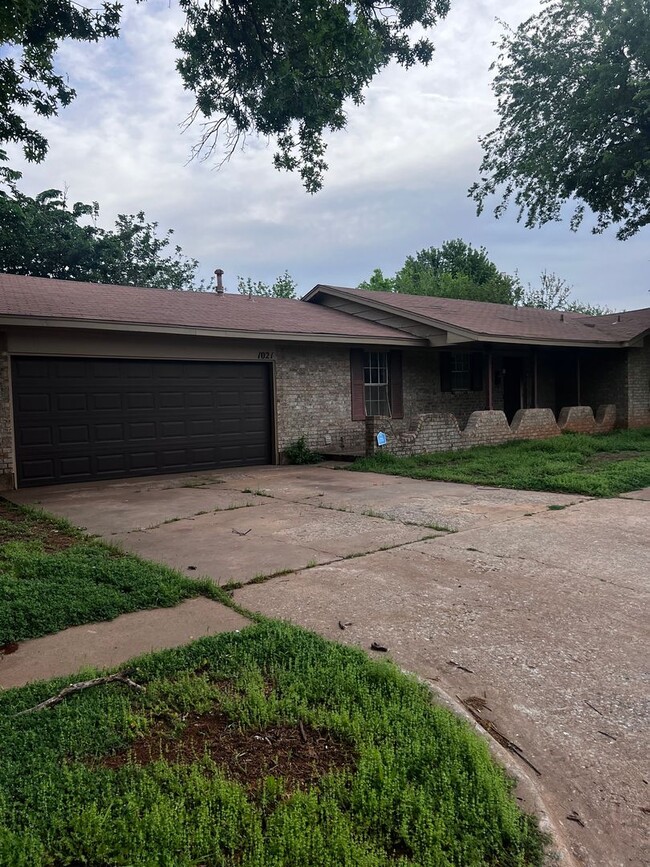 Building Photo - Edmond Home Ready for Occupancy