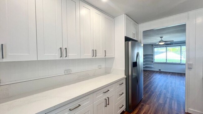 Building Photo - 156-B N Kalaheo Ave