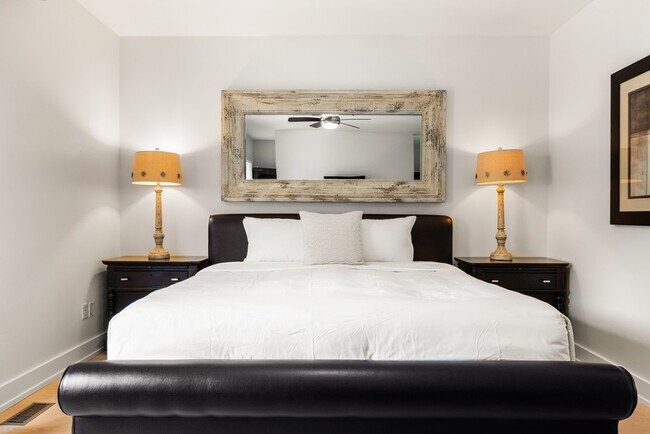 Building Photo - 1408 Pleasant St