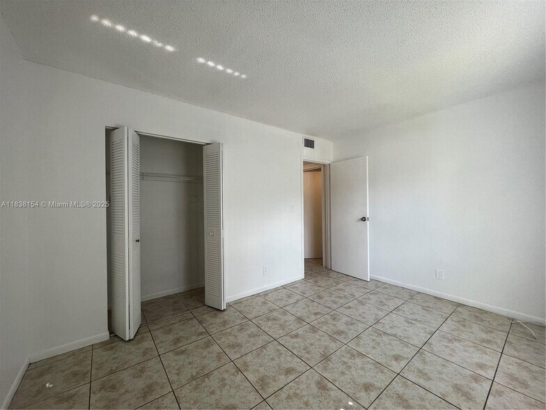 Building Photo - 4354 NW 9th Ave