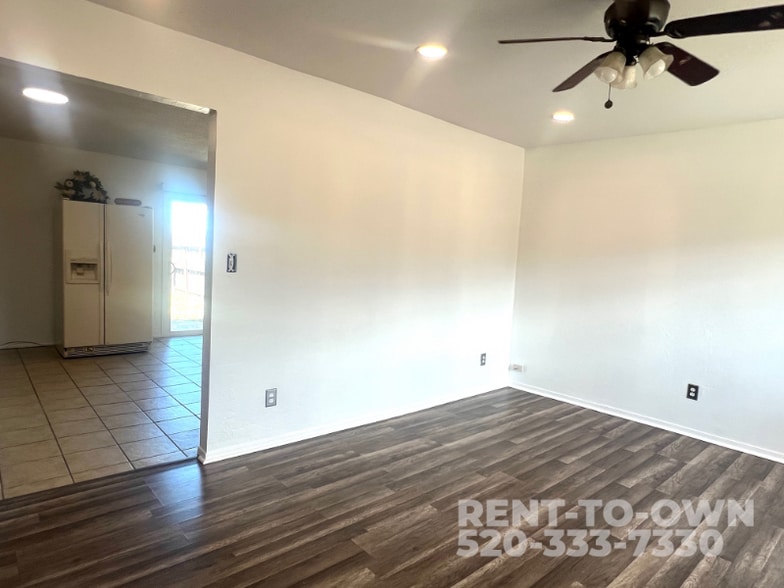 Building Photo - 15965 N Forecastle Ave