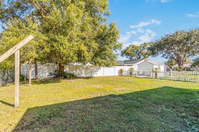 Building Photo - Charming 1/1 Home in St. Cloud Close to the Lakefront Park