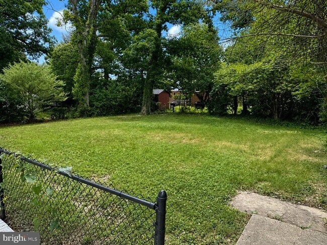 Building Photo - 2913 Fairlawn St