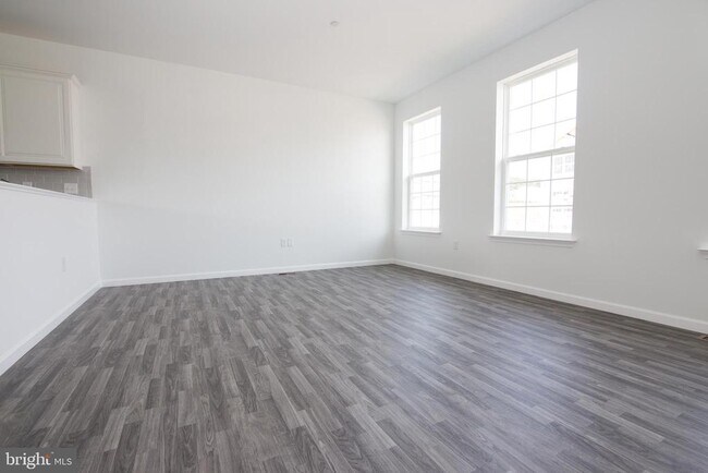 Building Photo - 1817 Shady Ln
