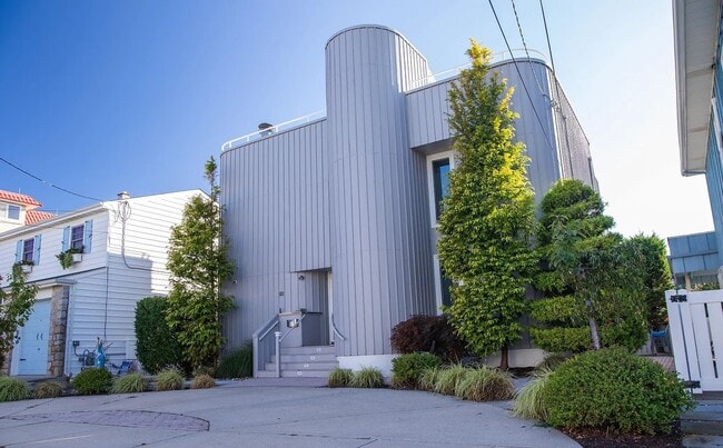 Primary Photo - 212 N 33rd Ave