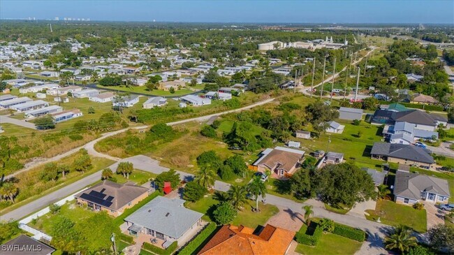 Building Photo - 27518 Pinecrest Ln