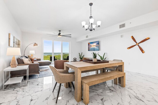 Building Photo - 605 Kemp St