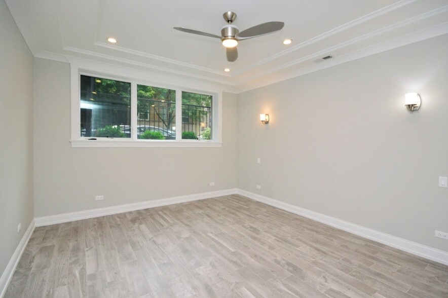 Building Photo - 4727 N Winchester Ave