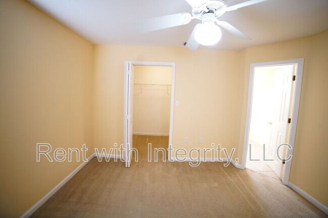 Building Photo - 2738 W Tharpe St