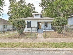 Building Photo - 515 Vance Ave