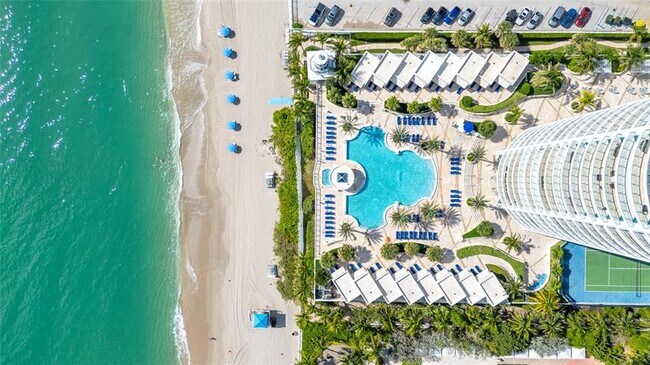 Building Photo - 3101 S Ocean Dr