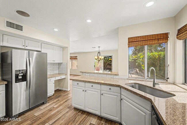 Building Photo - 2155 W Olla Ave