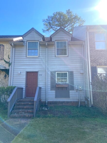 Primary Photo - 602 Old Rocky Ridge Ln