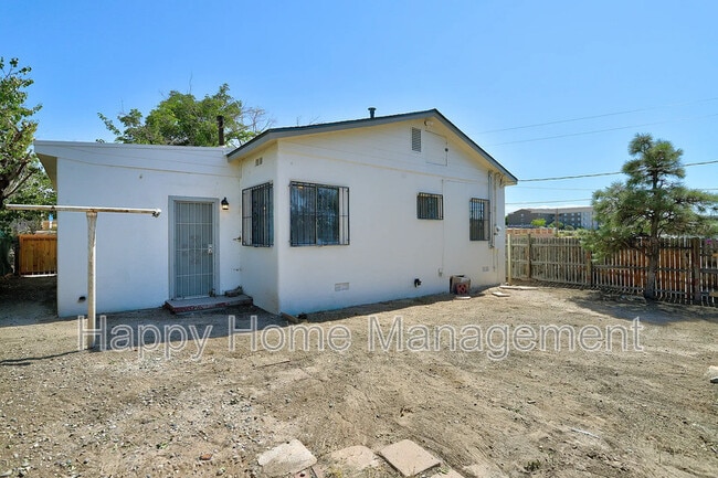 Building Photo - 1721 Wilmoore Dr SE