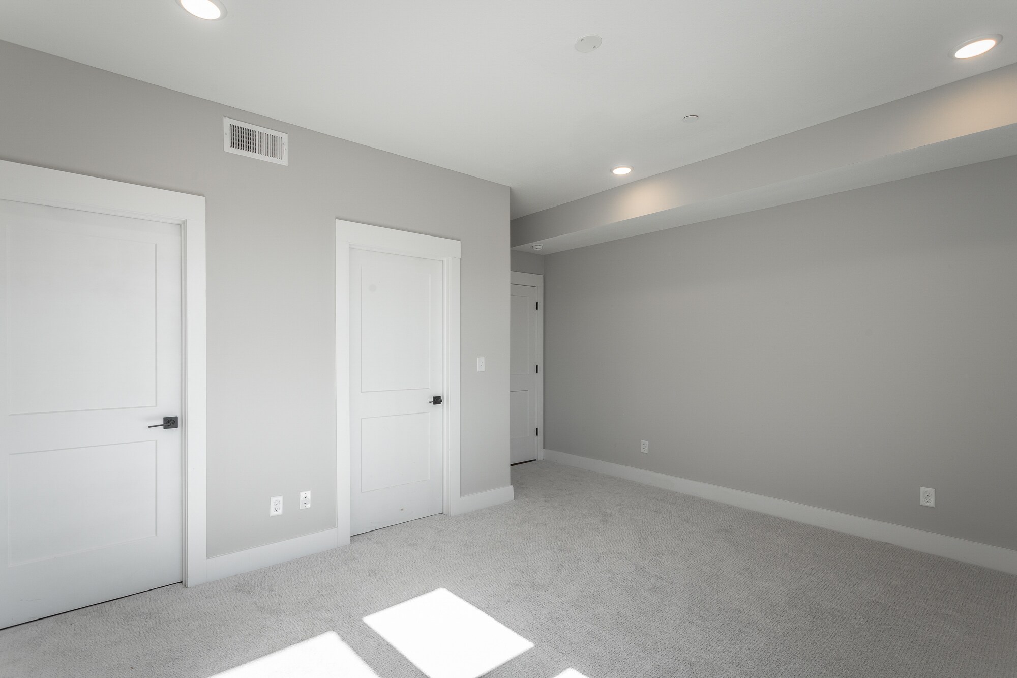 Building Photo - 7175 Garden Grove Way