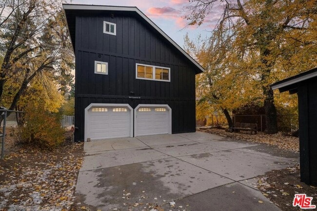 Building Photo - 993 Cameron Dr